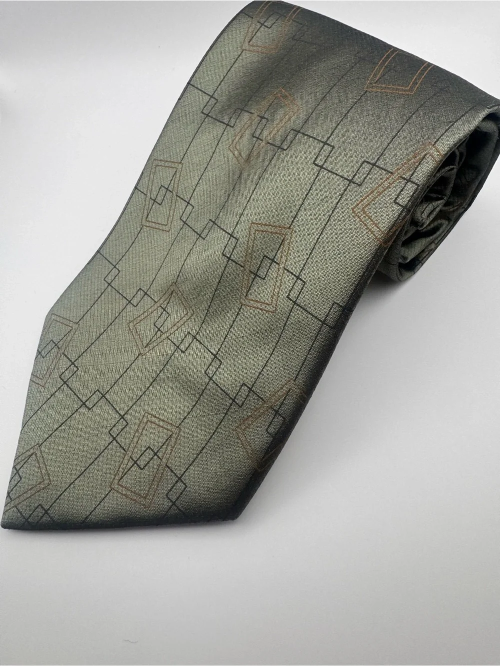 J. Ferrar 100% Silk Men’s Tie Gray Geometric Squares Made in Italy 4” Wide